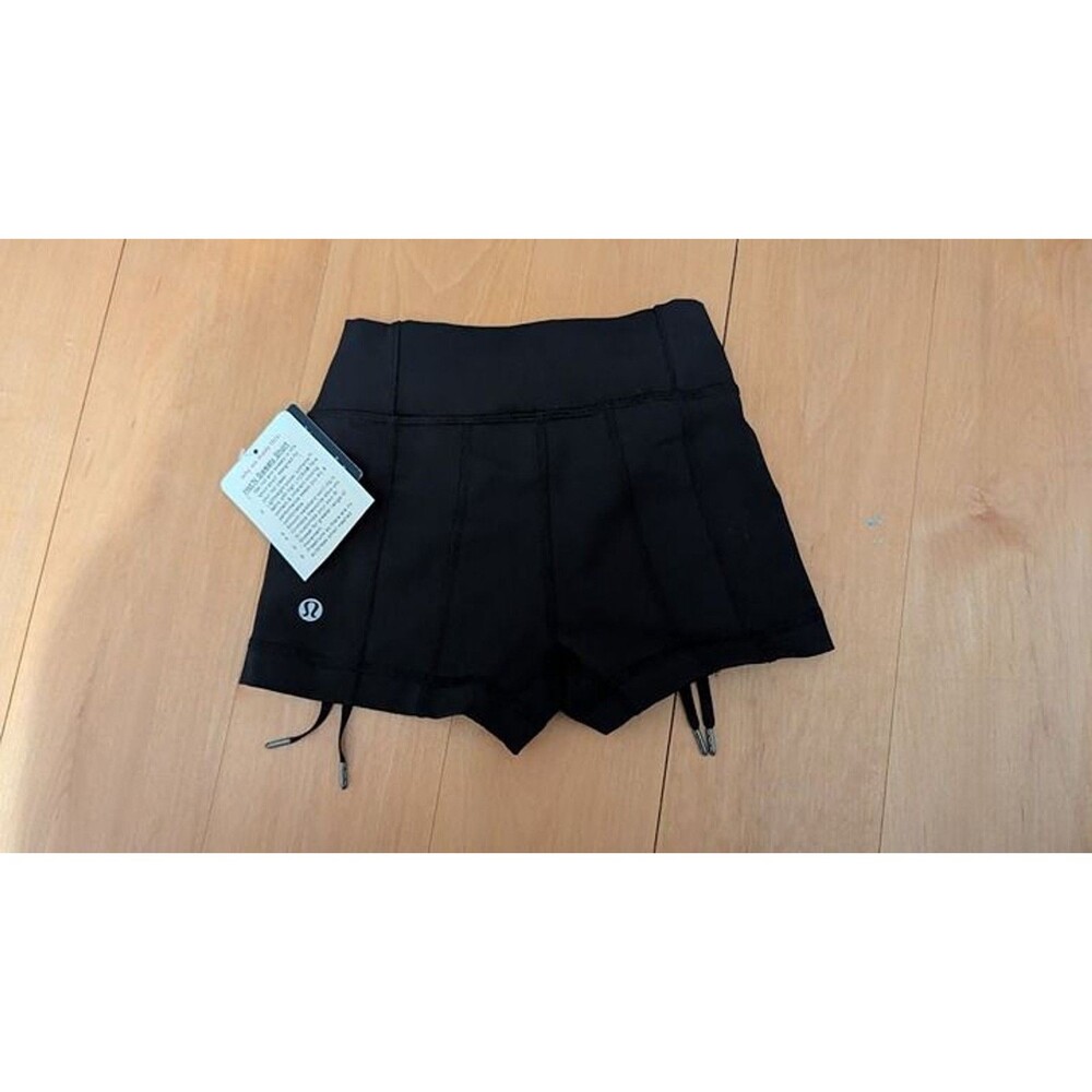 NWT Lululemon Hot 'n Sweaty Shorts 2 Cheer Dance Hot Yoga